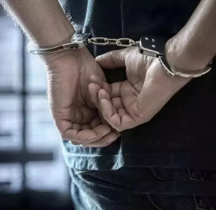 इंदौर: चोरी के बाद गांव वालों को दी पार्टी