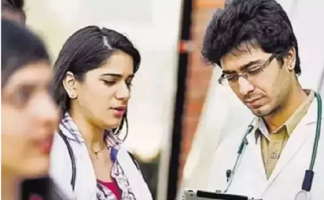 NEET UG 2025 इंदौर में बिजली कटौती से अव्यवस्था