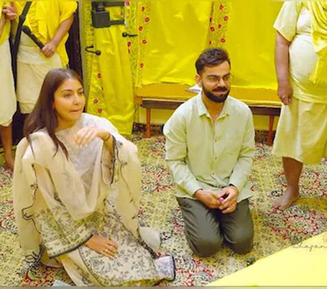 मशहूर भारतीय क्रिकेटर विराट कोहली ने टेस्ट क्रिकेट से संन्यास ले लिया है। उनके इस फैसले से क्रिकेट टीम व उनके फैंस को काफी झटका लगा है। टेस्ट क्रिकेट से सन्यास की घोषणा करने के एक दिन बाद भारत के स्टार बल्लेबाज विराट कोहली मंगलवार को अपनी पत्नी अनुष्का शर्मा के साथ वृंदावन पहुंचे। जानकारी के मुताबिक, ये मशहूर कपल प्रसिद्ध आध्यात्मिक गुरु प्रेमानंद महाराज का आशीर्वाद लेने वृंदावन गए थे। विरुष्का को स्वामी प्रेमानंद महाराज का अनुयायी माना जाता है और इस जोड़े को अक्सर वृंदावन में देखा जाता है।