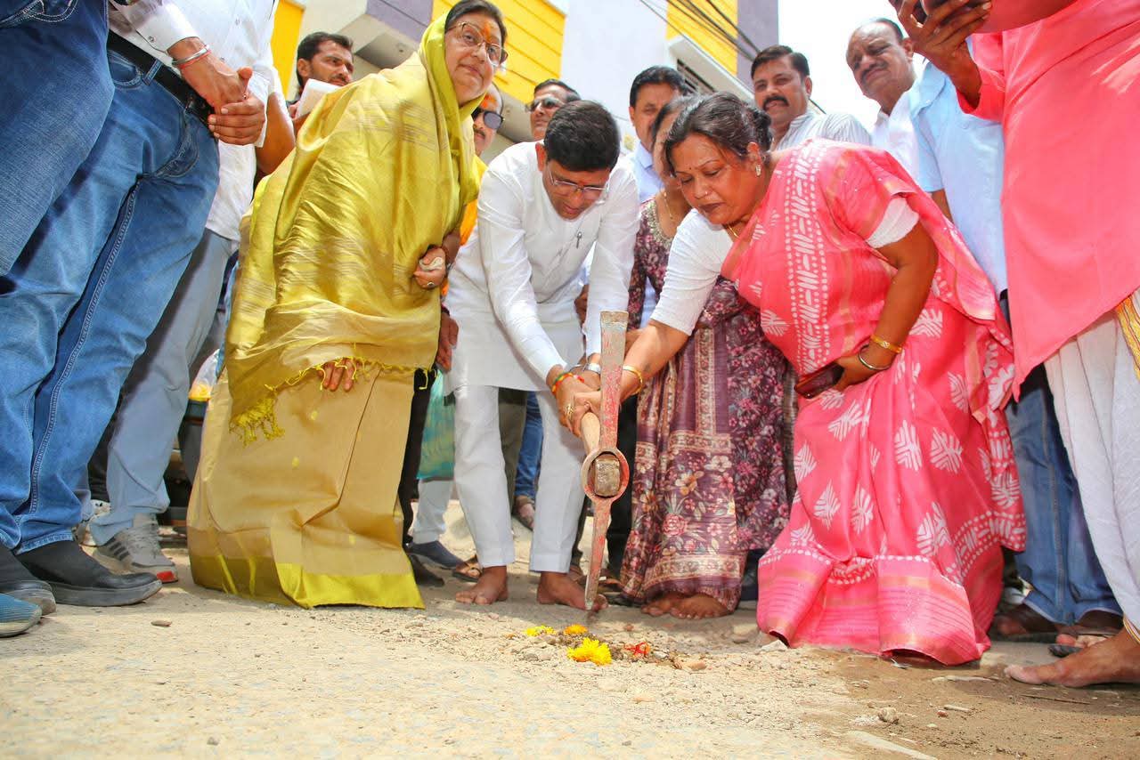 इंदौर नगर निगम की ऐतिहासिक पहल: निगम खुद बनाएगा स्कूल, सनातन, संस्कृत और संस्कृति पर विशेष जोर महापौर पुष्यमित्र भार्गव ने किया भूमिपूजन