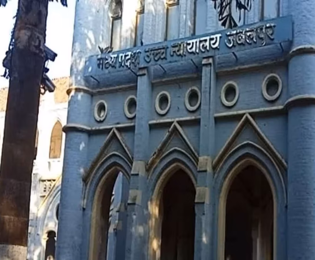 बाबा साहेब की मूर्ति तोड़े जाने पर अब तक क्यों नहीं हुआ कार्यवाही? HC ने पुलिस को लगाई फटकार