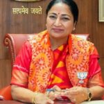 दिल्ली सरकार लाभकारी योजनाओं के लिए डेटाबेस बनाने जा रही है। इसके लिए सर्वे के दौरान 37 बिंदुओं पर जानकारी ली जाएगी। इसमें नाम, पता, आय के साथ जाति और धर्म से जुड़ी जानकारी भी मांगी जाएगी। लाभकारी योजनाओं में पारदर्शिता लाने के लिए डेटाबेस तैयार करने की शुरुआत पांच विभागों से होगी।