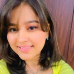 शहर के एक डेंटल कॉलेज की छात्रा ने अपने कमरे में फंदे से लटककर आत्महत्या कर ली। छात्रा ने अपने सुसाइड नोट में कॉलेज स्टाफ के दो सदस्यों पर प्रताड़ित करने का आरोप लगाया है। कॉलेज ने दोनों को कॉलेज से हटा दिया है।