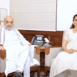 सांसद कंगना रनौत ने गृह मंत्री अमित शाह को मंडी संसदीय क्षेत्र में आई भीषण प्राकृतिक आपदा की गंभीर स्थिति के बारे में पूरी जानकारी दी। इसी के उन्होंने उन इलाकों का भी जिक्र किया जहां बादल फटने और बाढ़ आने से सबसे ज़्यादा नुकसान हुआ है। कंगना ने शाह को जानकारी दी कि इस आपदा में अब तक 19 लोगों की जान चली गई है, जबकि 23 लोग अभी भी लापता हैं। यह आंकड़े त्रासदी की गंभीरता को दर्शाते हैं।