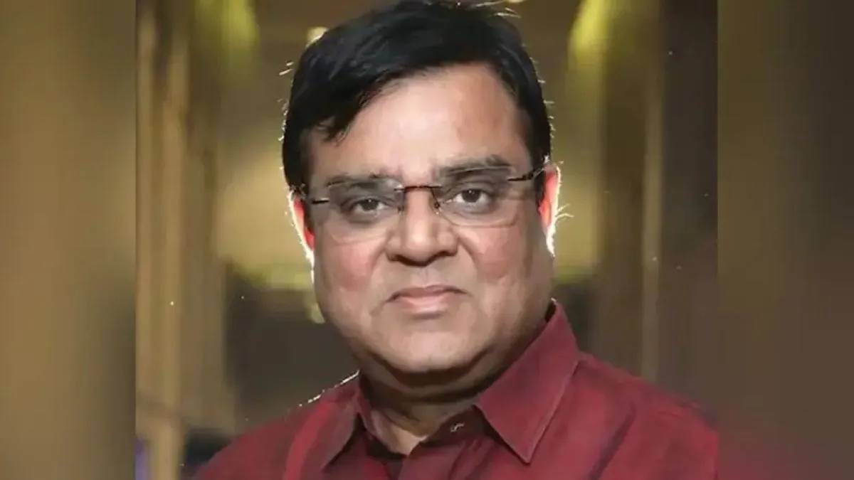 इस हत्‍याकांड को अंजाम देने वाले शूटर उमेश को पुलिस ने सोमवार को गिरफ्तार कर लिया था. वहीं मंगलवार को मालसलामी थाना क्षेत्र में पुलिस के साथ मुठभेड़ में अब विकास मारा गया है. ईट के भट्टे के चेंबर के पास ये एनकाउंटर सुबह 4:00 बजे के करीब हुआ. बताया जा रहा है कि मौका-ए-वारदात पर उमेश के साथ विकास भी मौजूद था.