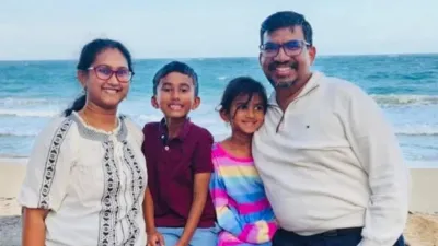 अमेरिका में हुए दर्दनाक सड़क हादसे में एक ही परिवार के चार लोगों की मौत हो गई है। यह परिवार भारत के हैदराबाद का रहने वाला था। हादसा उस वक्त हुआ था जब डलास में एक ट्रक ने उस कार में टक्कर मार दी जिसमें परिवार के सदस्य सफर कर रहे थे। मृतकों में दो बच्चों शामिल हैं। हैदराबाद में रहने वाले इस परिवार की पहचान तेजस्विनी और श्री वेंकट के रूप में हुई है। यह परिवार अपने बच्चों के साथ अमेरिका में छुट्टियां मना रहा था।