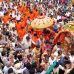 भक्तों की भीड़ में महाकाल दर्शन