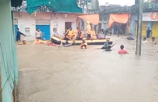 बाढ़ से हाहाकार