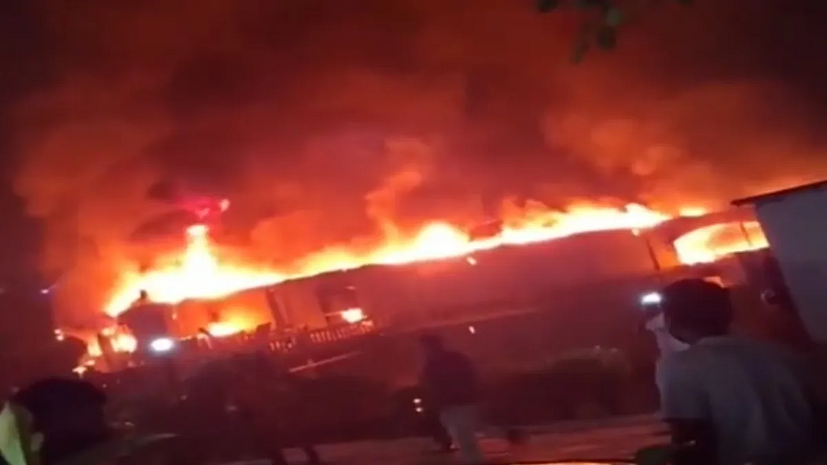 गोवा में अरपोरा क्षेत्र में देर रात नाइट क्लब में आग लगी , 23 लोग मरे