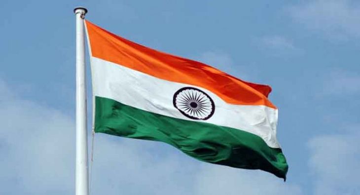 6 घंटे तक उल्टा फहराता रहा राष्ट्र ध्वज, सैल्यूट भी करते रहे लोग