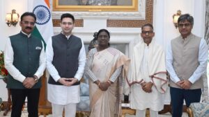 राघव चड्ढा समेत कई सांसदों ने राष्ट्रपति द्रौपदी मुर्मू से की मुलाकात