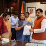 राज्य मंत्री ने CM से की PMGSY के महाप्रबंधक उमेश साहू की शिकायत, कड़ी कार्रवाई की मांग